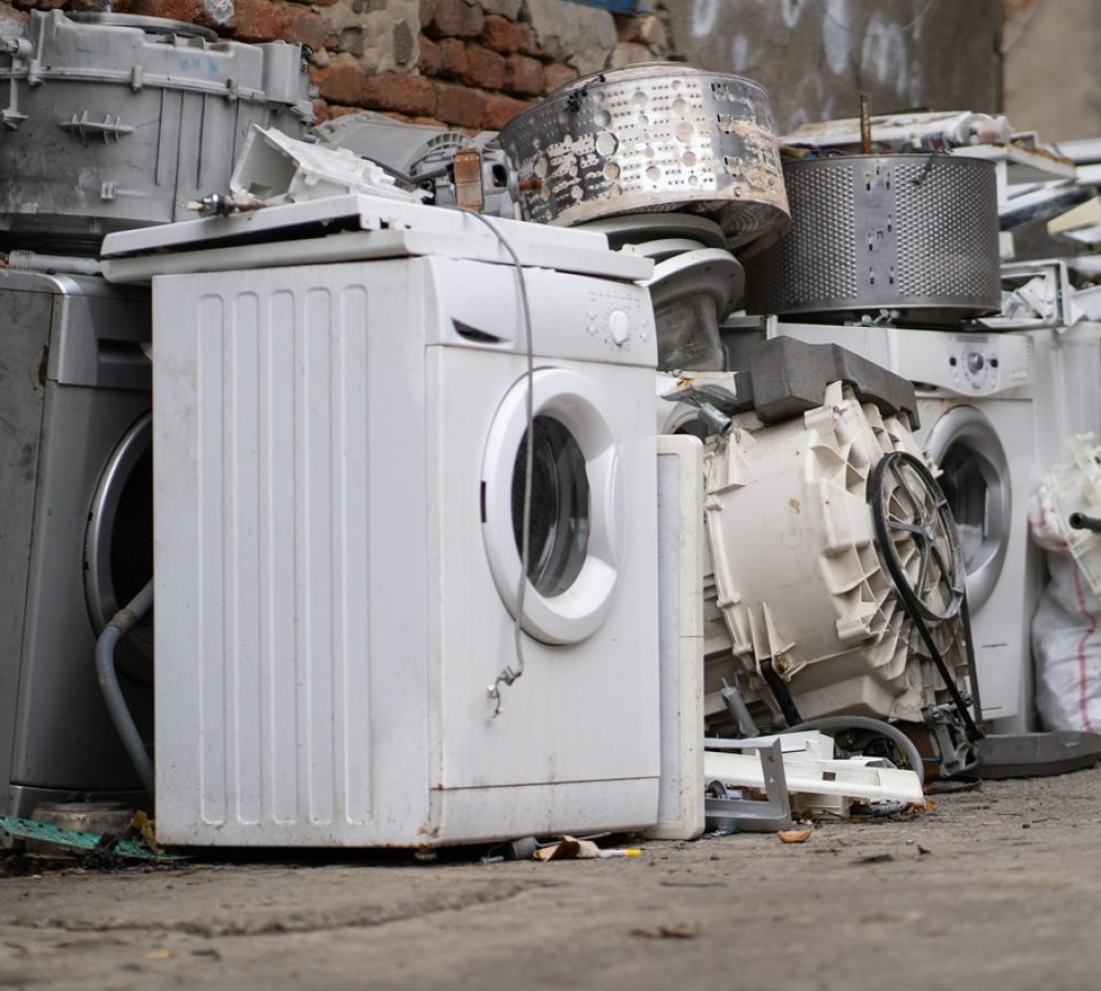 Appliance,Recycling,Concept.,Old,Used,Washing,Machines,On,Street.,E-waste